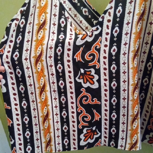 Womans 3X Curve SHEIN Orange and Black Graphic Camisole Relaxed Fit Lightweight - Picture 3 of 4